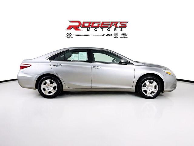 Photo of 2017 Celestial Silver Metallic Toyota Camry