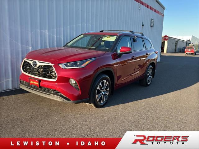 Photo of 2021 Ruby Flare Pearl Toyota Highlander