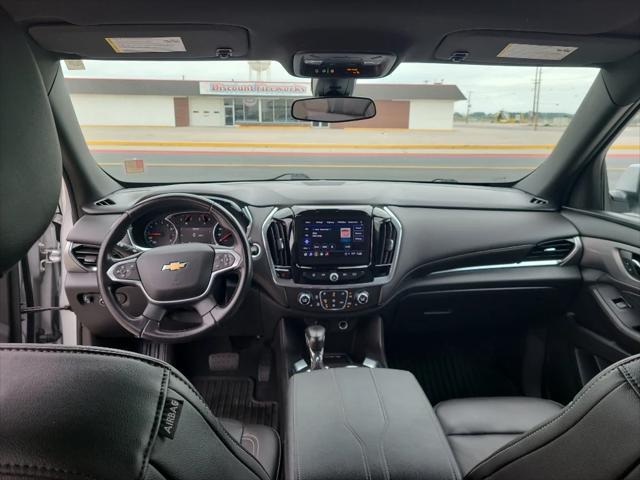 Photo of 2022 Silver Ice Metallic Chevrolet Traverse