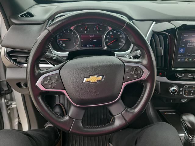 Photo of 2022 Silver Ice Metallic Chevrolet Traverse