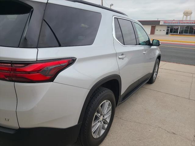Photo of 2022 Silver Ice Metallic Chevrolet Traverse