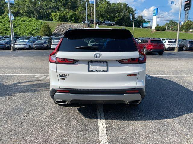 Photo of 2026 Platinum White Pearl Honda CR-V Hybrid