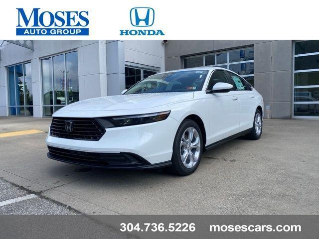 Photo of 2025 Platinum White Pearl Honda Accord