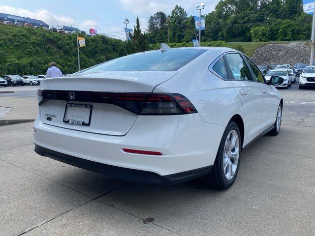 Photo of 2025 Platinum White Pearl Honda Accord