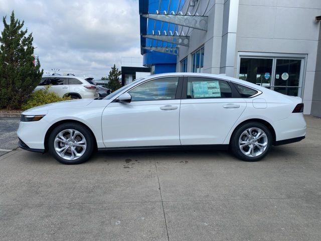 Photo of 2025 Platinum White Pearl Honda Accord