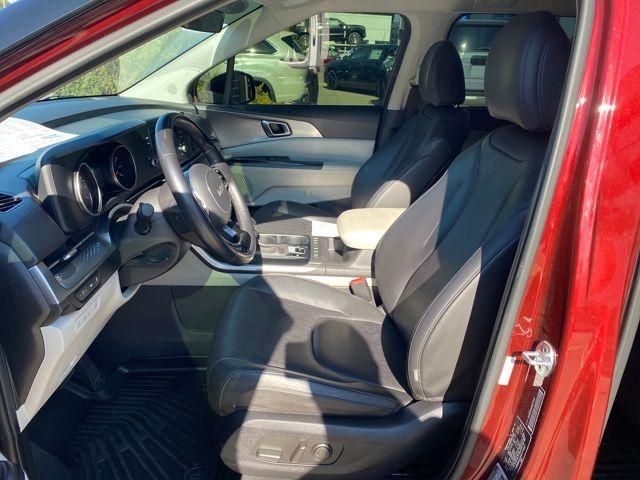 Photo of 2022 Flare Red Kia Carnival