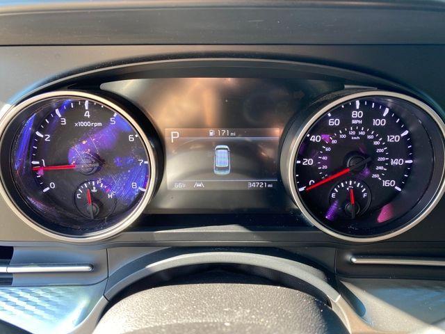 Photo of 2022 Flare Red Kia Carnival