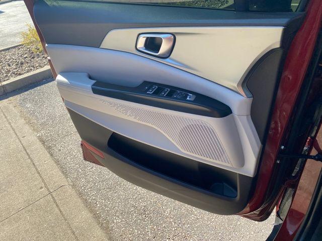 Photo of 2022 Flare Red Kia Carnival