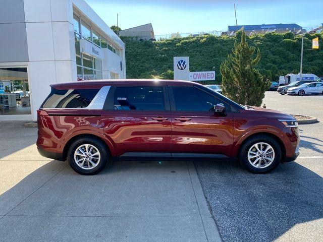 Photo of 2022 Flare Red Kia Carnival