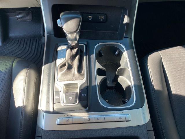 Photo of 2022 Flare Red Kia Carnival