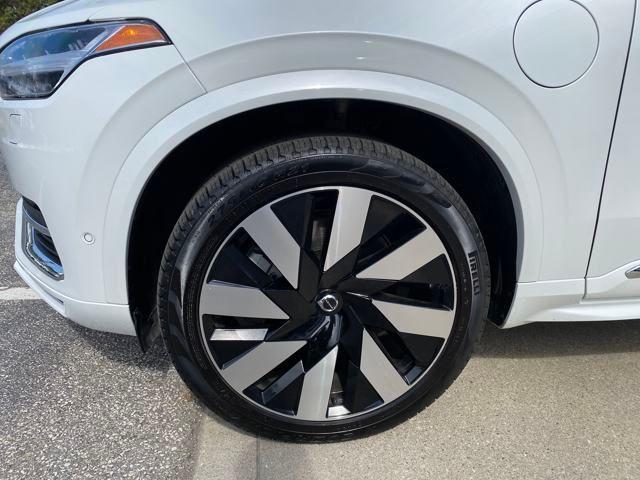 Photo of 2023 White Volvo XC90 Recharge Plug-In Hybrid