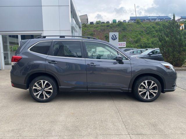 Photo of 2024 Magnetite Gray Metallic Subaru Forester