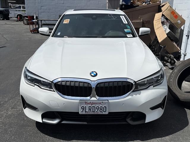Photo of 2021 Alpine White BMW 330