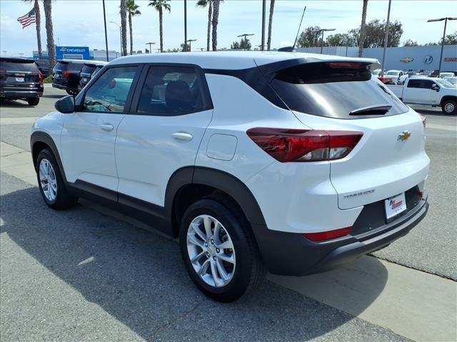 Photo of 2024 Summit White Chevrolet Trailblazer