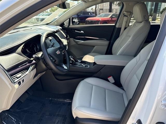 Photo of 2023 Crystal White Tri-Coat Cadillac XT4