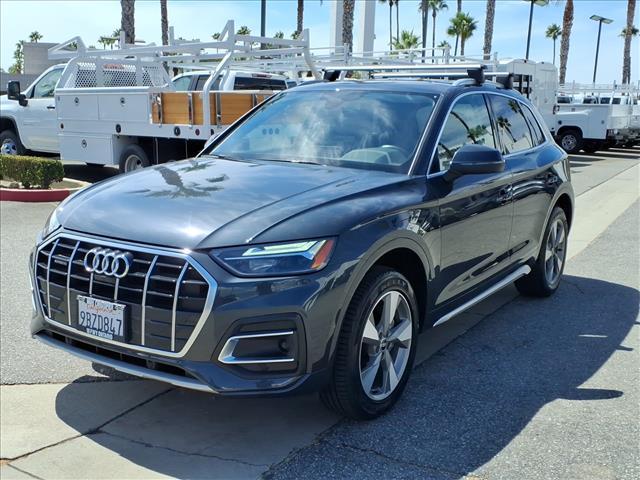 Photo of 2023 Manhattan Gray Metallic Audi Q5