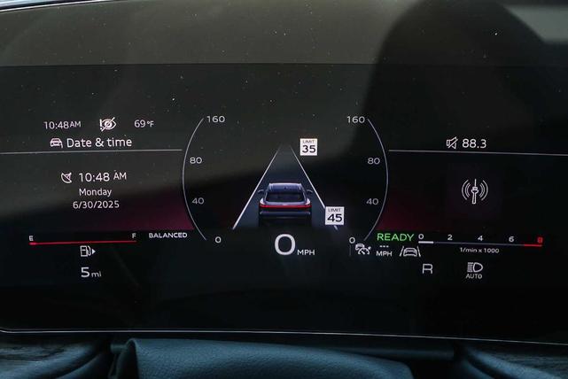 Photo of 2025 Tambora Gray Metallic Audi Q5