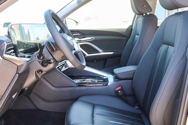 Photo of 2025 Tambora Gray Metallic Audi Q5