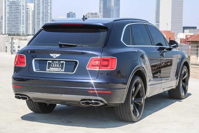 Photo of 2019 Black Bentley Bentayga