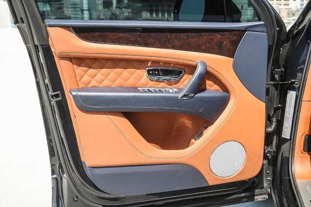 Photo of 2019 Black Bentley Bentayga