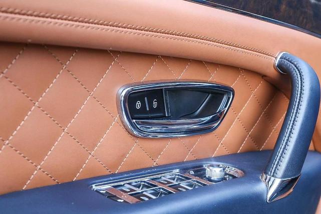 Photo of 2019 Black Bentley Bentayga