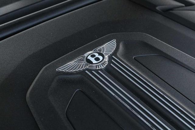 Photo of 2019 Black Bentley Bentayga
