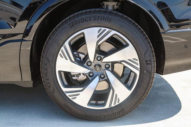 Photo of 2025 Mythos Black Metallic Audi Q6 e-tron
