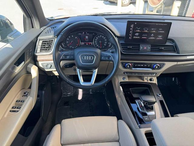 Photo of 2022 Mythos Black Metallic Audi Q5