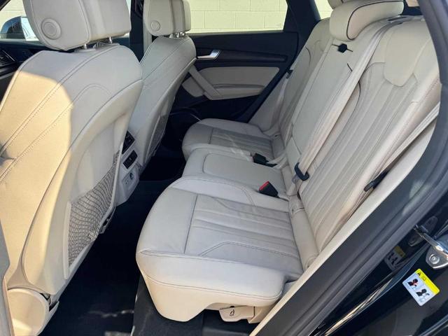 Photo of 2022 Mythos Black Metallic Audi Q5