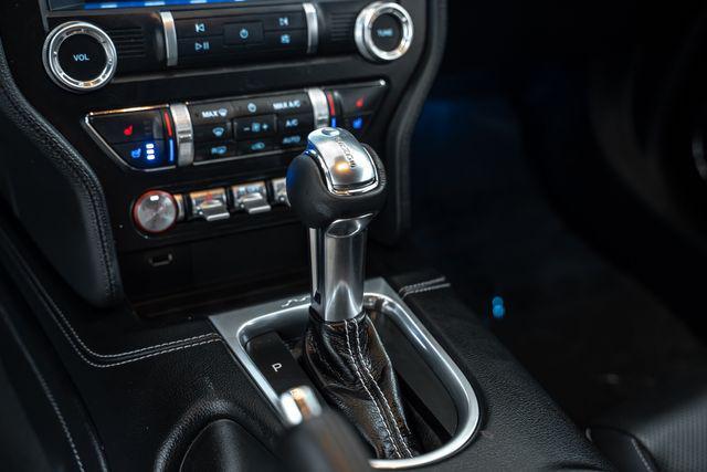 Photo of 2022 Oxford White Ford Mustang