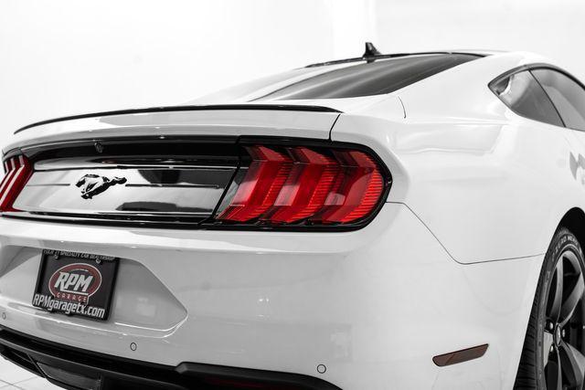 Photo of 2022 Oxford White Ford Mustang