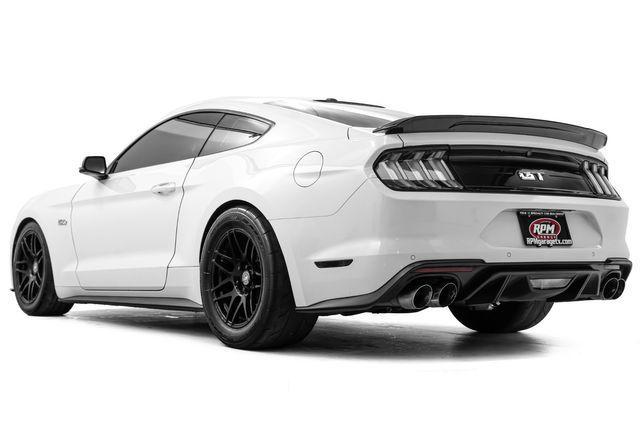 Photo of 2018 Oxford White Ford Mustang
