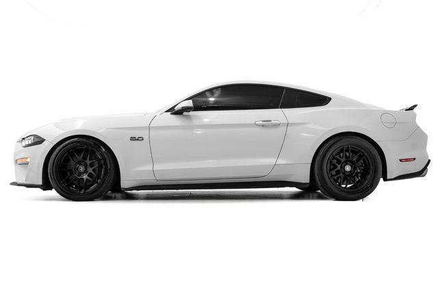 Photo of 2018 Oxford White Ford Mustang