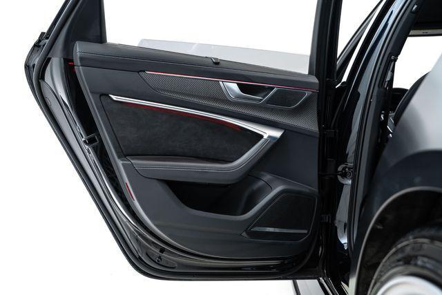 Photo of 2021 Black Audi RS 6 Avant