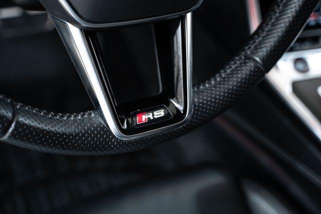 Photo of 2021 Black Audi RS 6 Avant