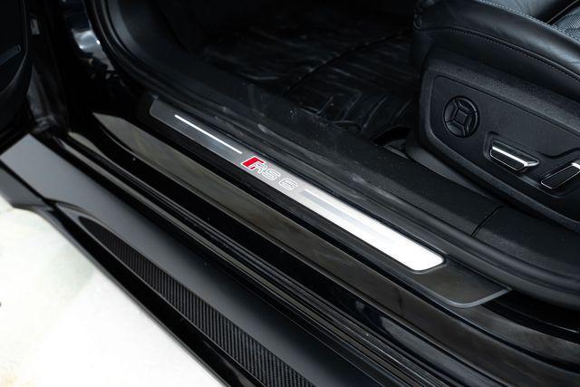 Photo of 2021 Black Audi RS 6 Avant