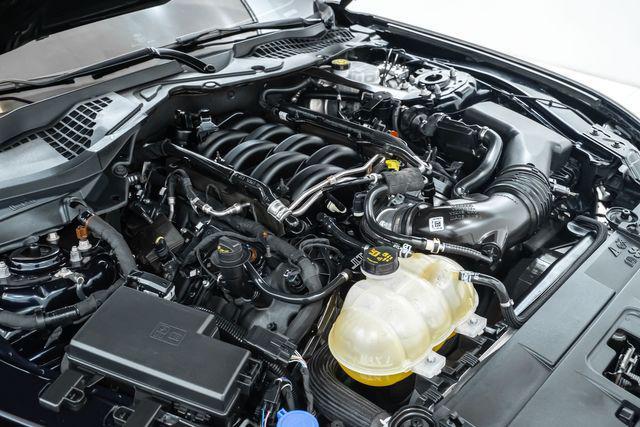 Photo of 2021 Oxford White Ford Mustang
