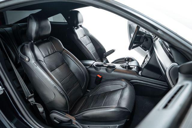 Photo of 2021 Oxford White Ford Mustang