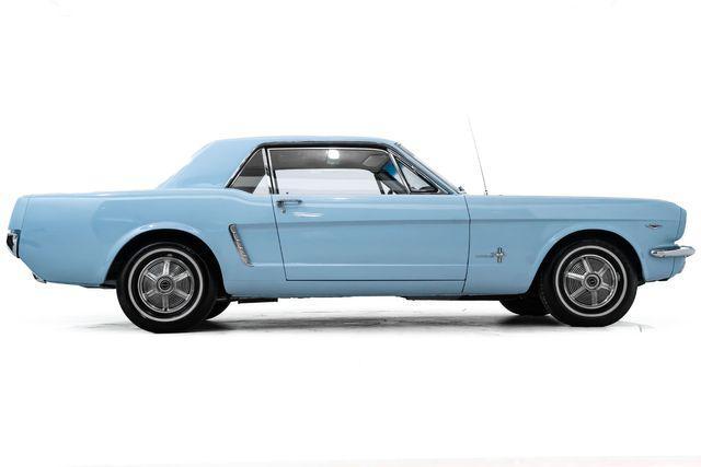 Photo of 1965 Blue Ford Mustang