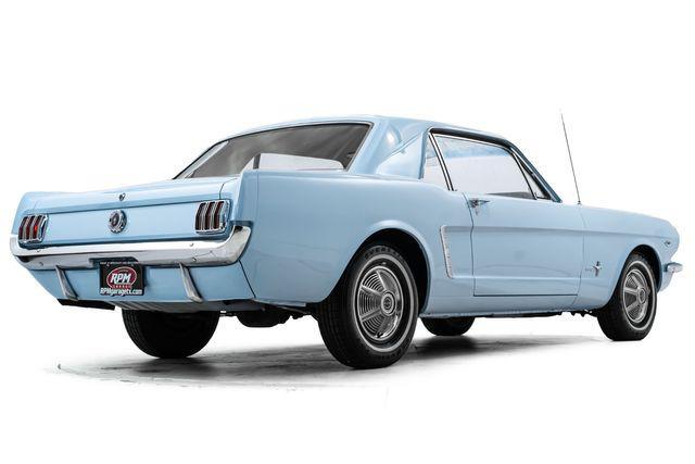 Photo of 1965 Blue Ford Mustang