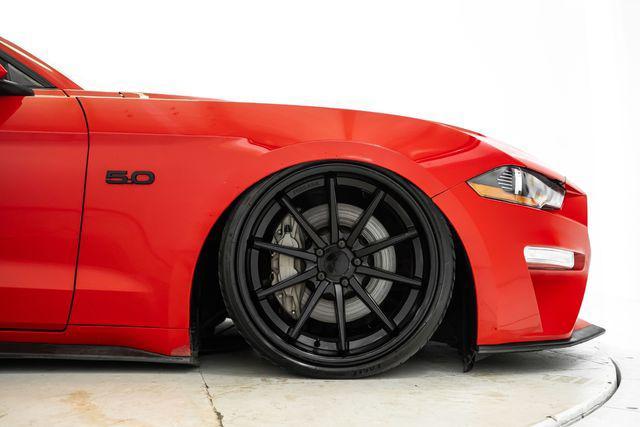Photo of 2019 Red Ford Mustang