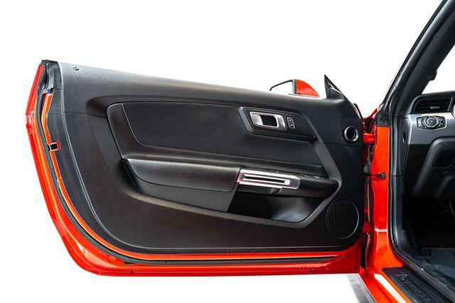 Photo of 2019 Red Ford Mustang