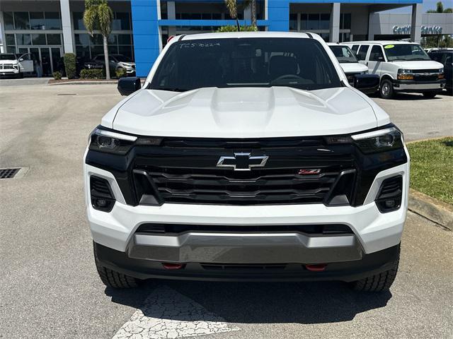 Photo of 2025 Summit White Chevrolet Colorado