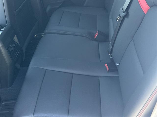 Photo of 2025 Summit White Chevrolet Colorado