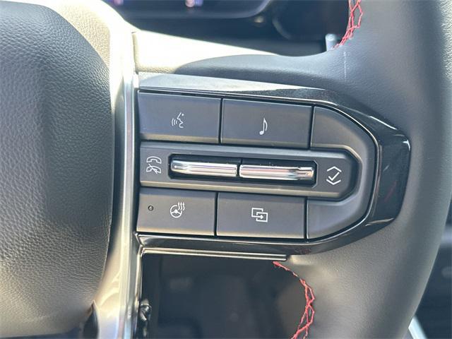 Photo of 2025 Summit White Chevrolet Colorado