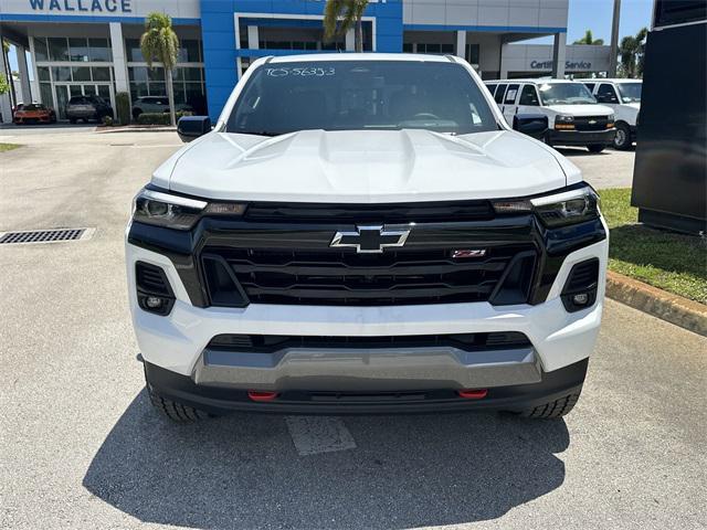 Photo of 2025 Summit White Chevrolet Colorado