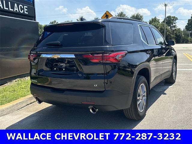 Photo of 2023 Mosaic Black Metallic Chevrolet Traverse