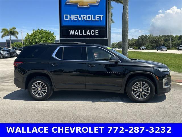 Photo of 2023 Mosaic Black Metallic Chevrolet Traverse