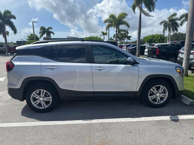 Photo of 2022 Quicksilver Metallic GMC Terrain