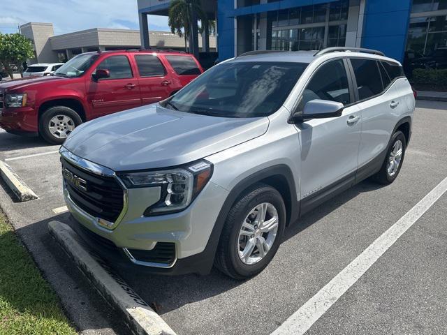 Photo of 2022 Quicksilver Metallic GMC Terrain